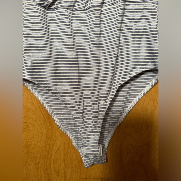 NWT H&M Long Sleeve Wrap Stretch Bodysuit Blue White Striped S - Picture 2 of 8